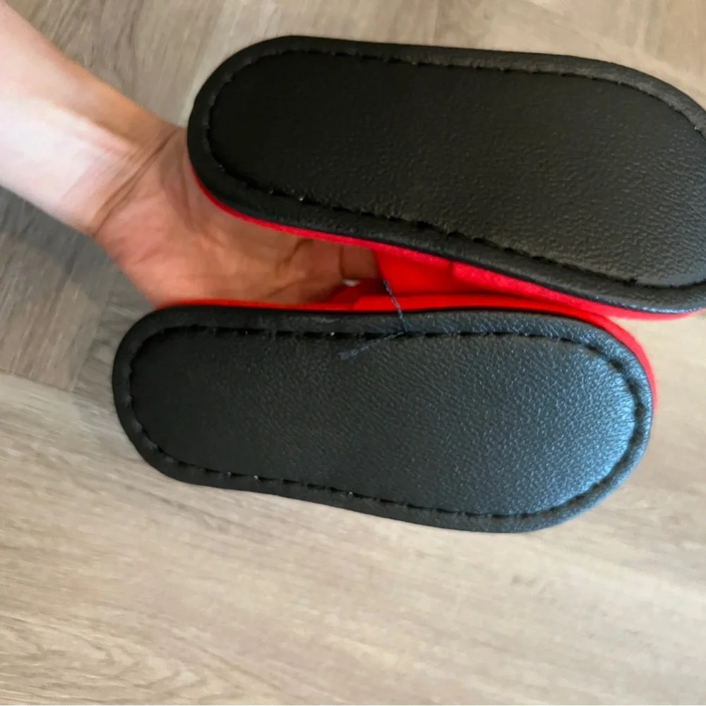 Anpanman slippers fits like 6-8 kids